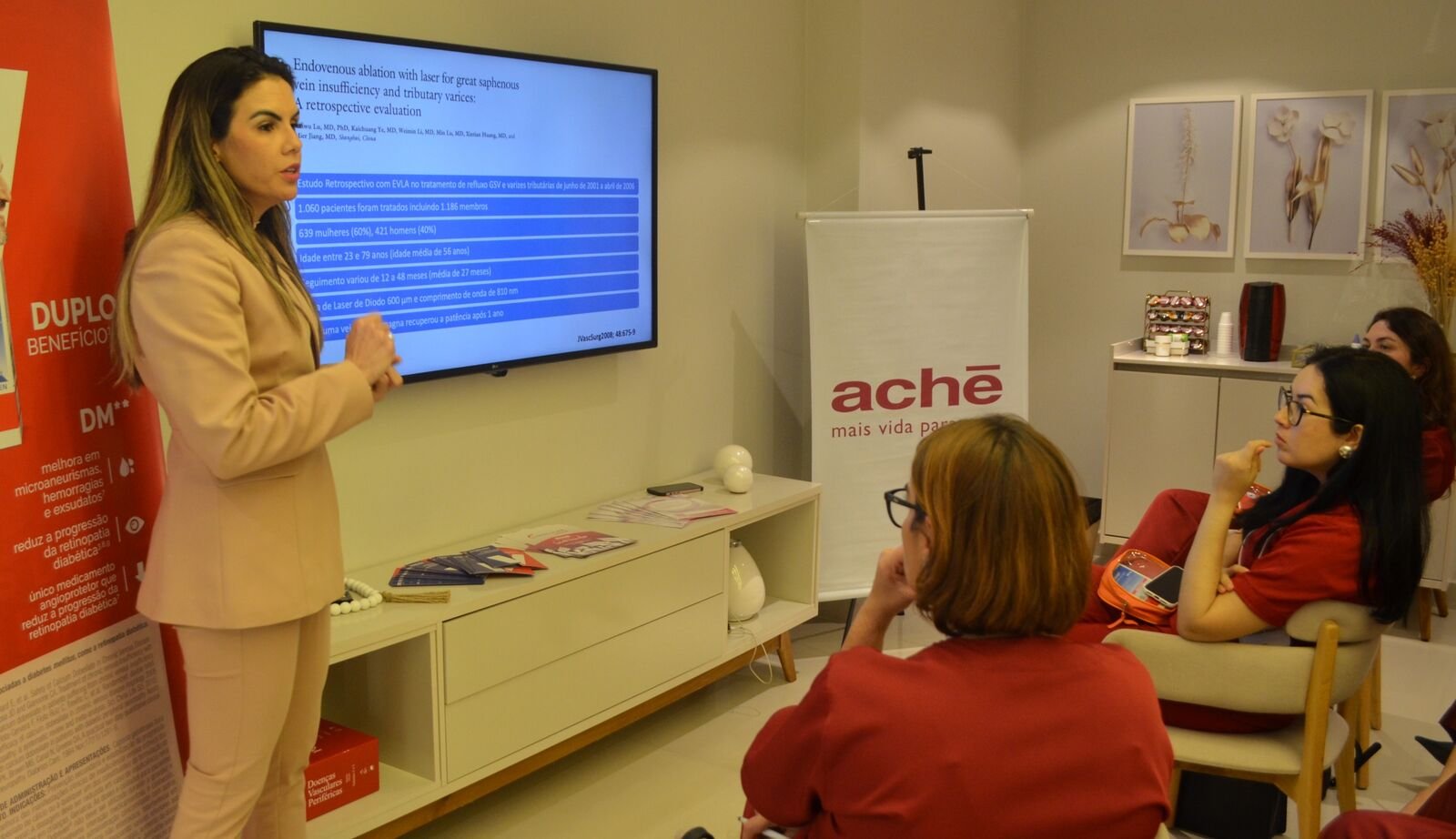 Dra. Nara Medeiros ensinando a base científica da TEThA